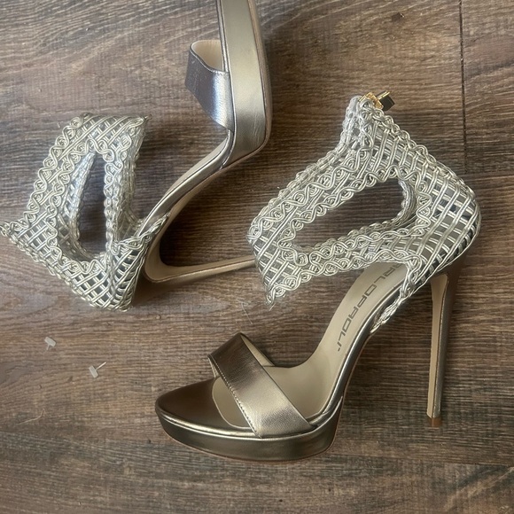 Giancarlo Paoli 9.5 NWOT ultra lux Gold with tiny silver hue stilettos - Picture 10 of 15